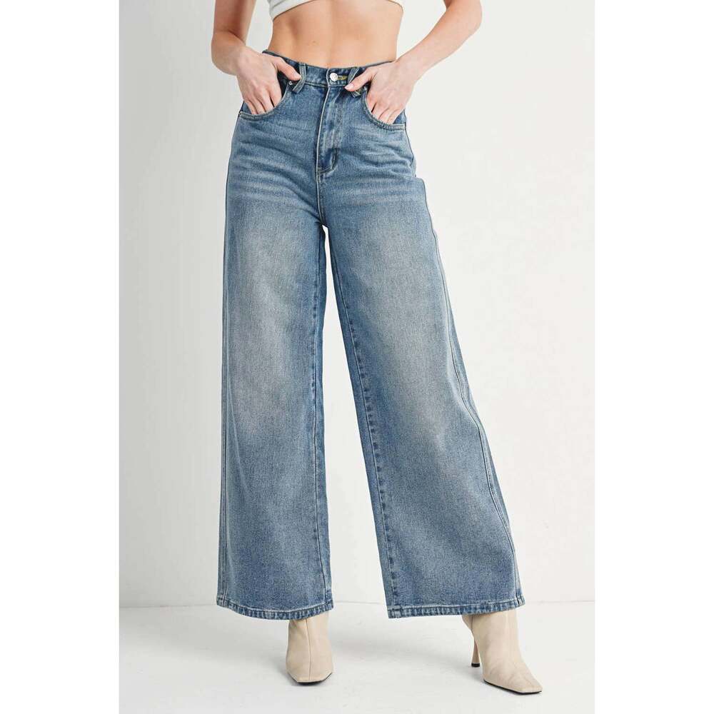 HIGH-RISE WIDE-LEG JEANS